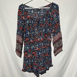 American Eagle women’s medium blue floral 3/4 sleeve short romper